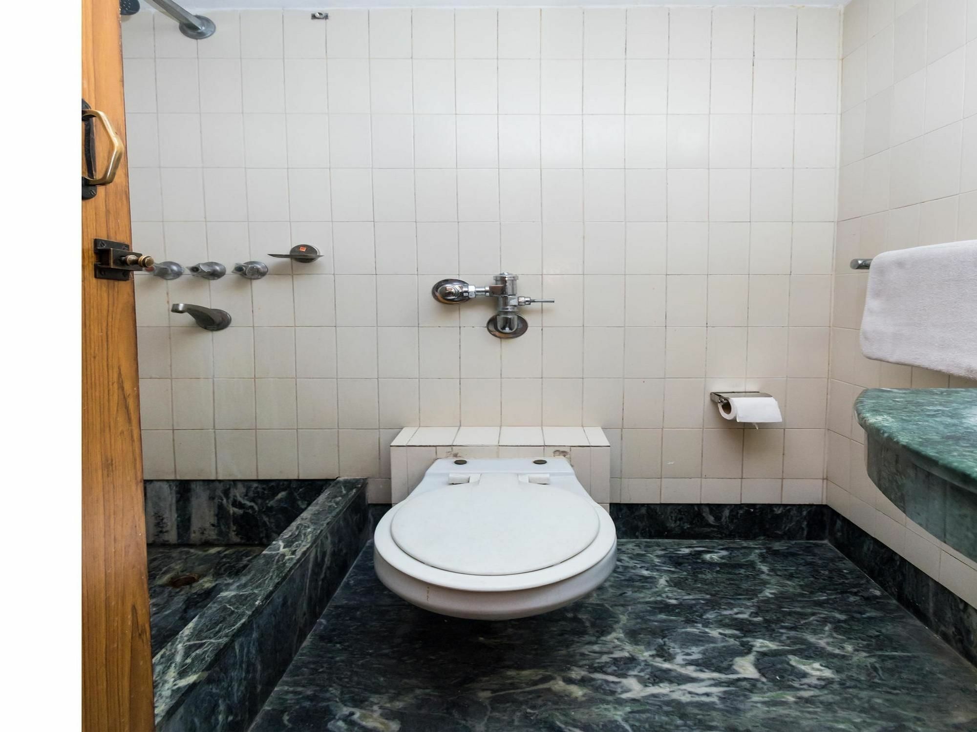 Oyo 4621 Hotel Camac Plaza كولكاتا المظهر الخارجي الصورة